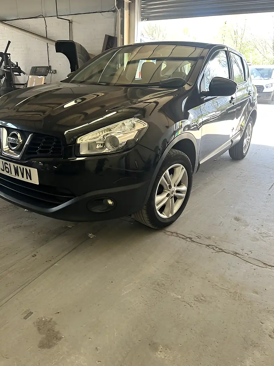 Used 2011 Nissan Qashqai Acenta Black - Interior and Exterior details 5