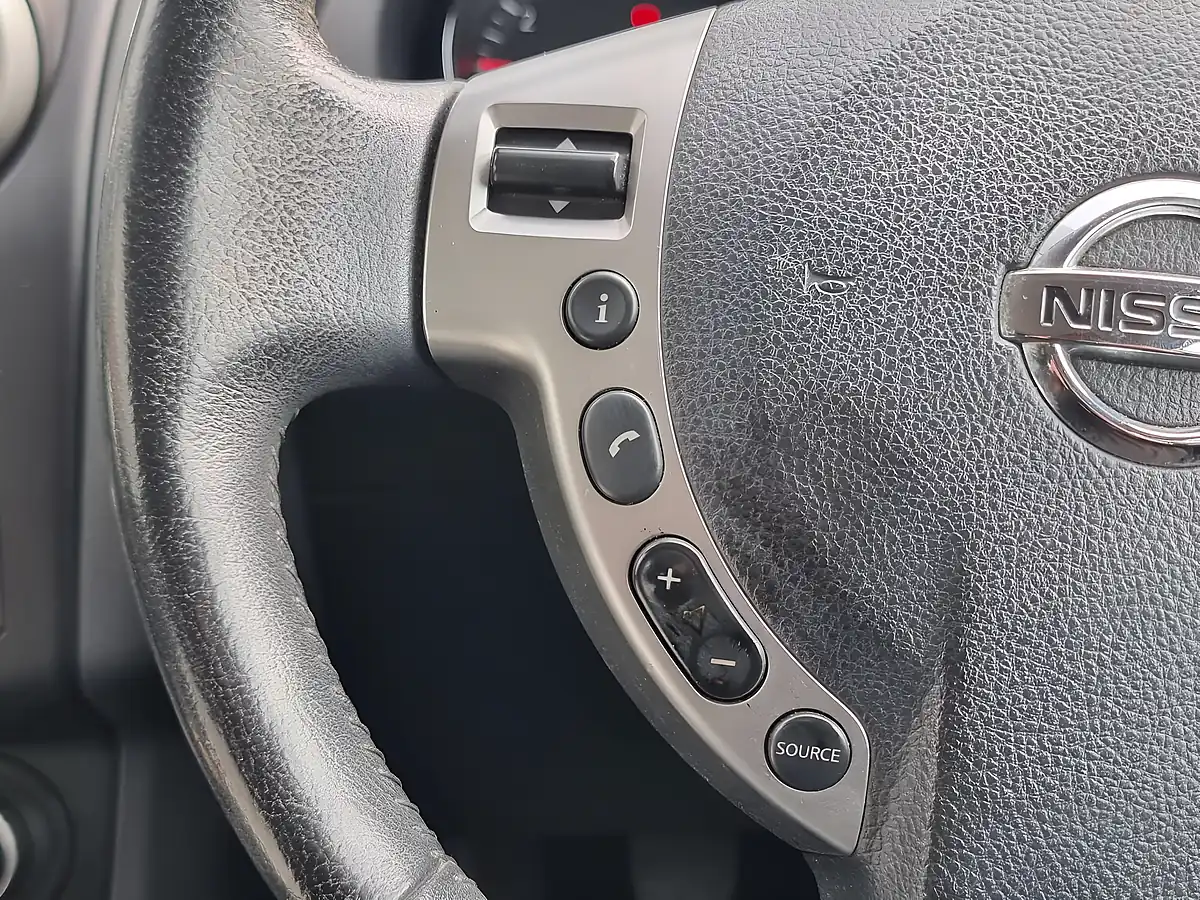 Used 2011 Nissan Qashqai Acenta Black - Interior and Exterior details 13
