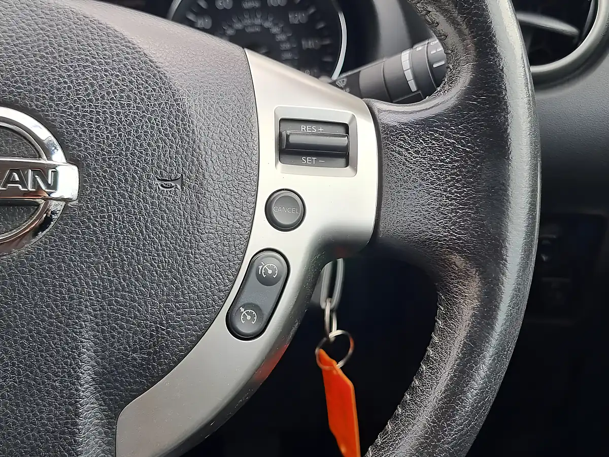 Used 2011 Nissan Qashqai Acenta Black - Interior and Exterior details 14