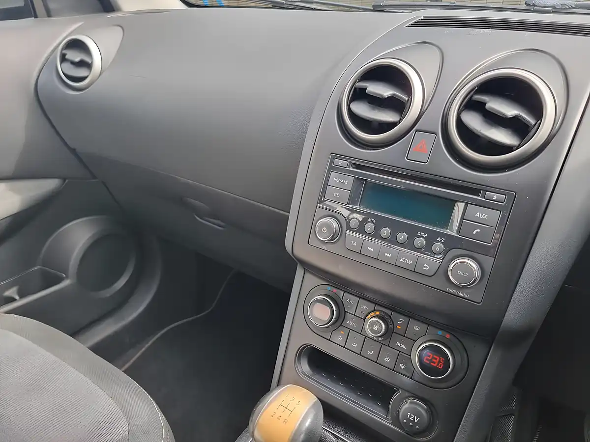 Used 2011 Nissan Qashqai Acenta Black - Interior and Exterior details 17