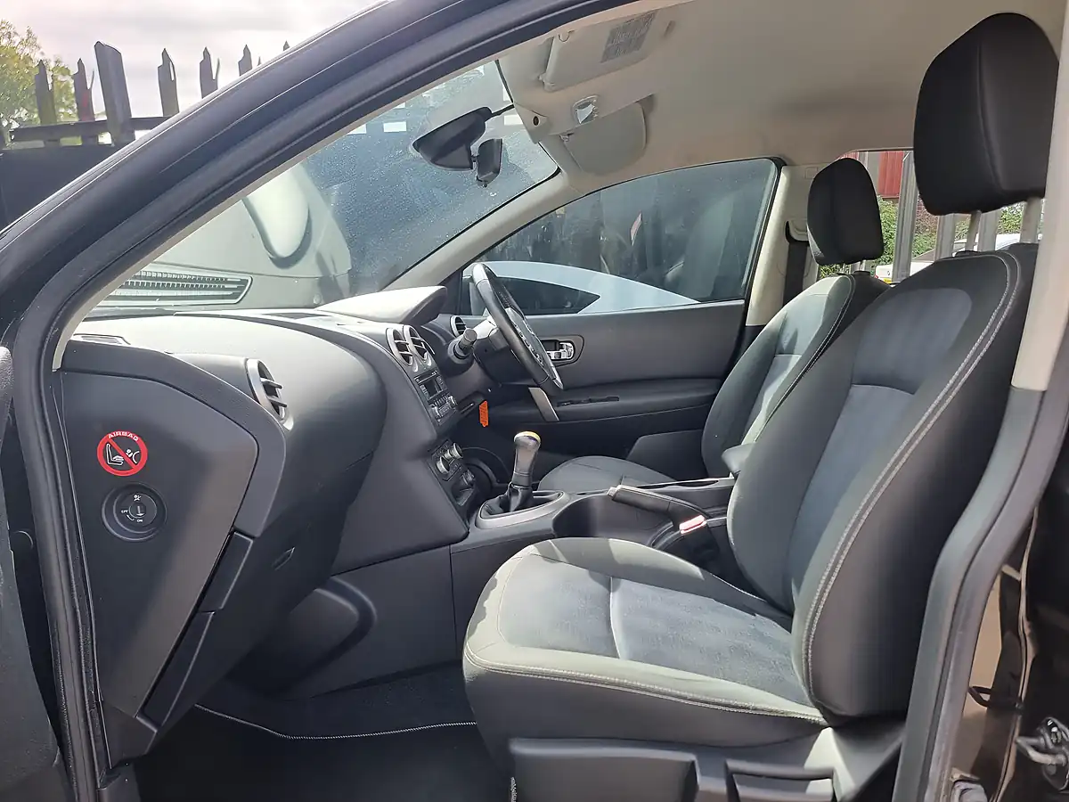 Used 2011 Nissan Qashqai Acenta Black - Interior and Exterior details 18