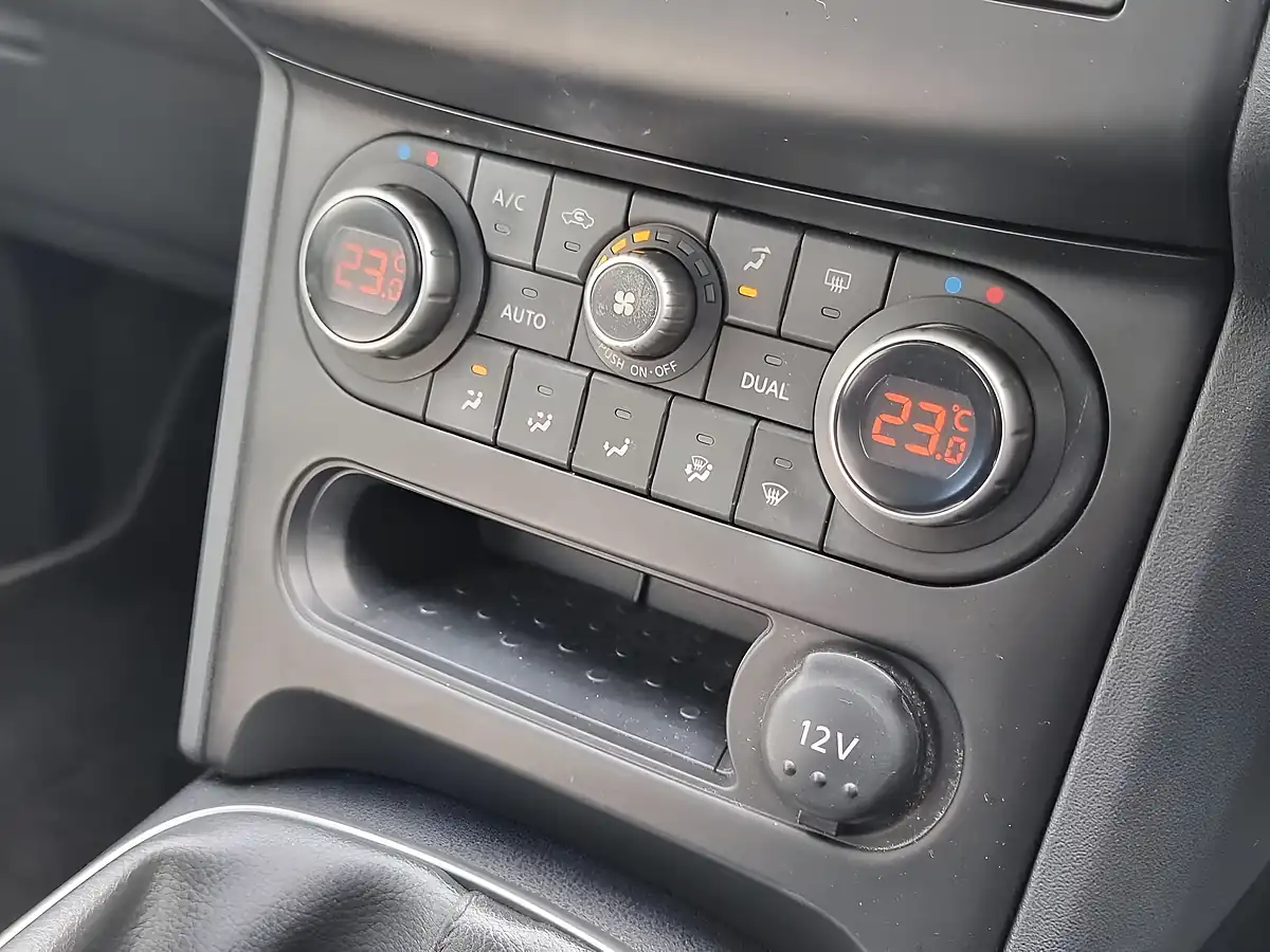 Used 2011 Nissan Qashqai Acenta Black - Interior and Exterior details 19