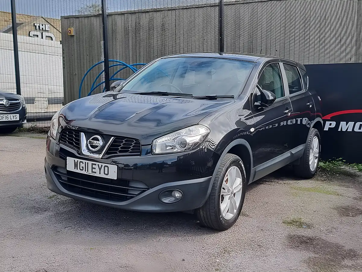Used 2011 Nissan Qashqai Acenta Black - Interior and Exterior details 3