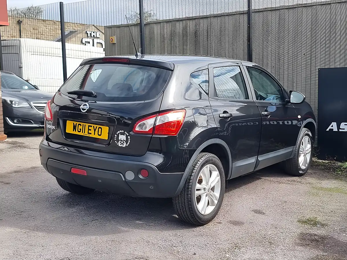 Used 2011 Nissan Qashqai Acenta Black - Interior and Exterior details 8