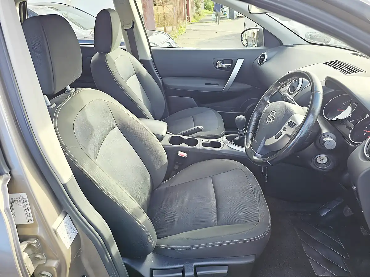 Used 2011 Nissan Qashqai Acenta Brown - Interior and Exterior details 11
