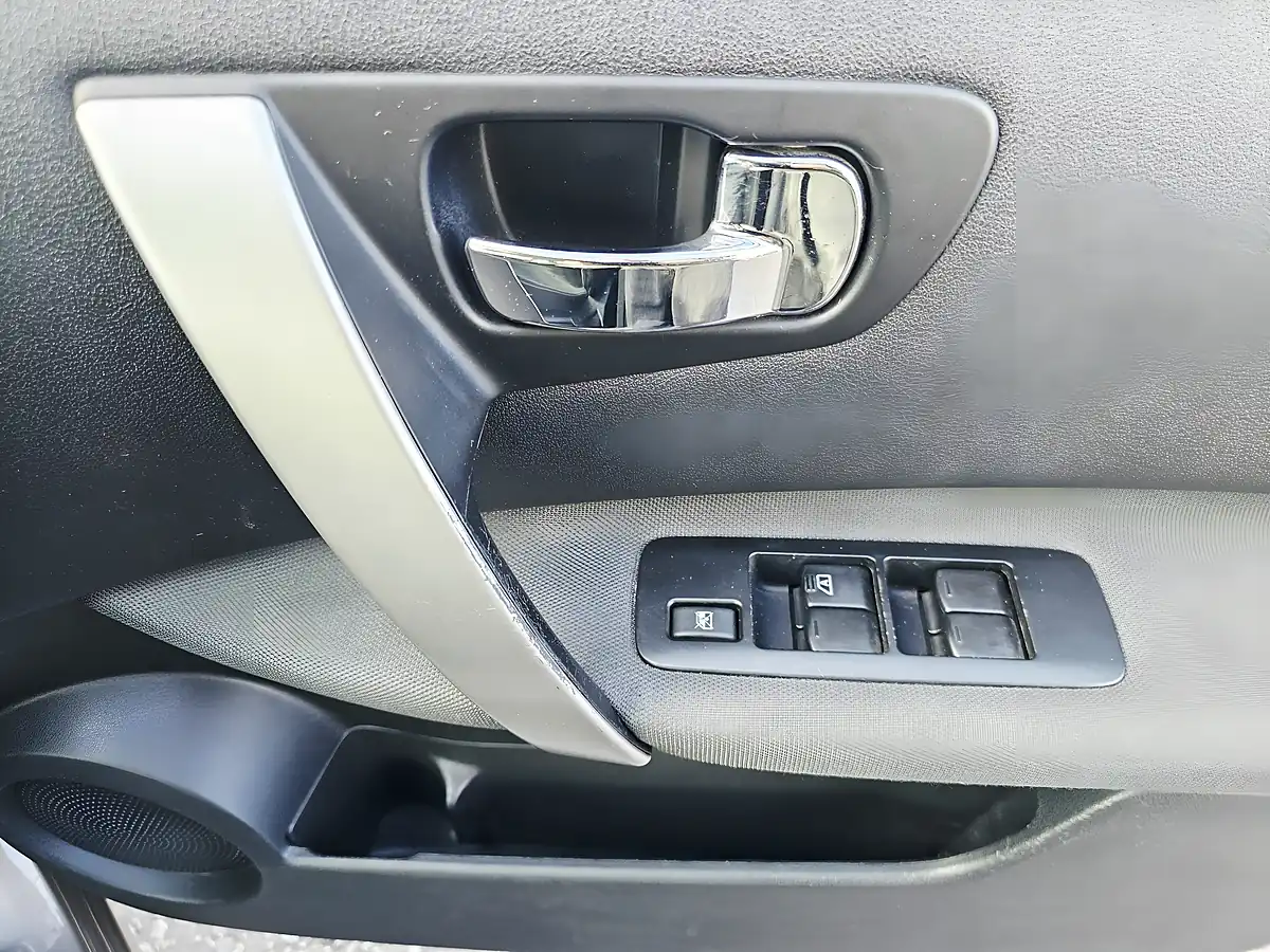Used 2011 Nissan Qashqai Acenta Brown - Interior and Exterior details 15
