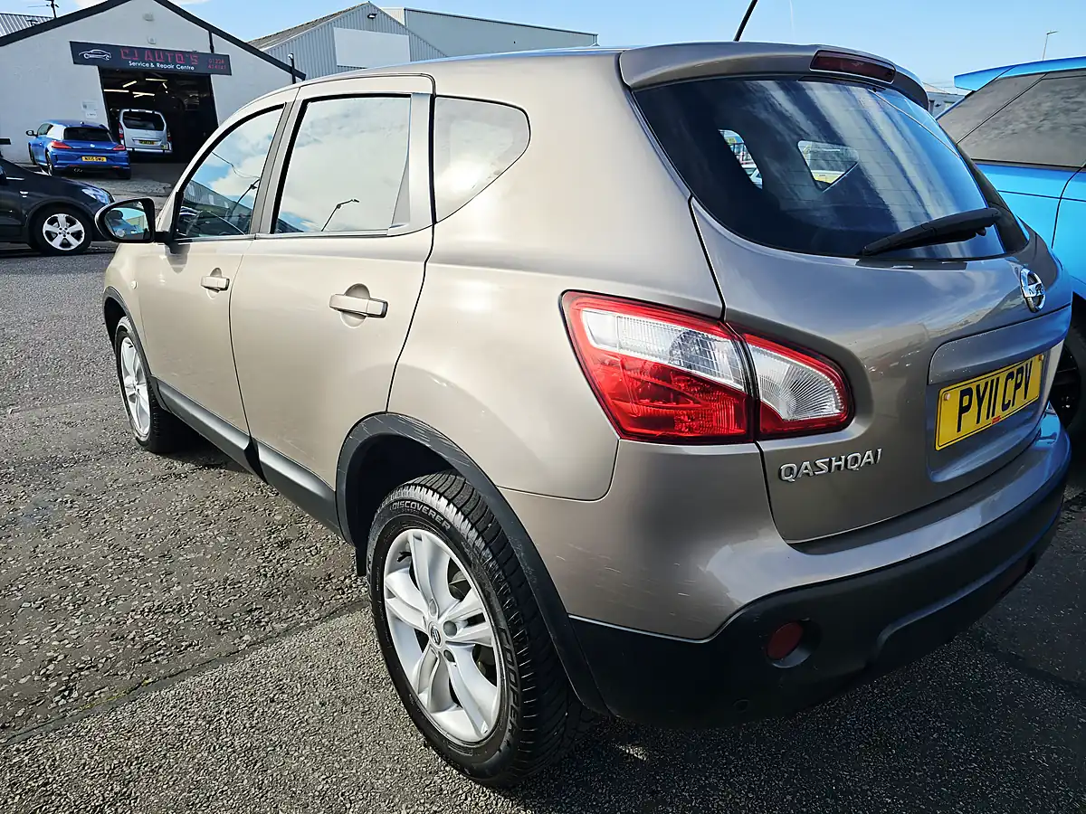 Used 2011 Nissan Qashqai Acenta Brown - Interior and Exterior details 5