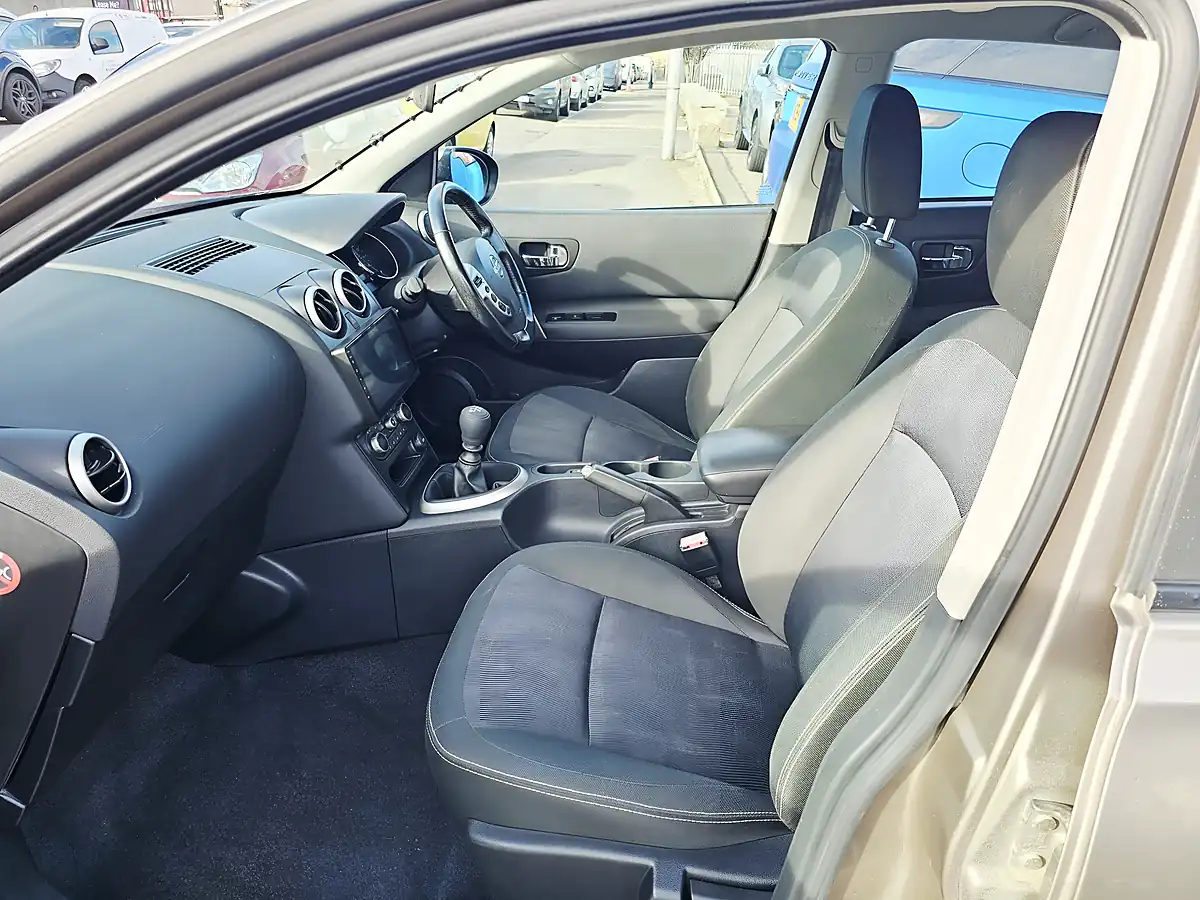 Used 2011 Nissan Qashqai Acenta Brown - Interior and Exterior details 7