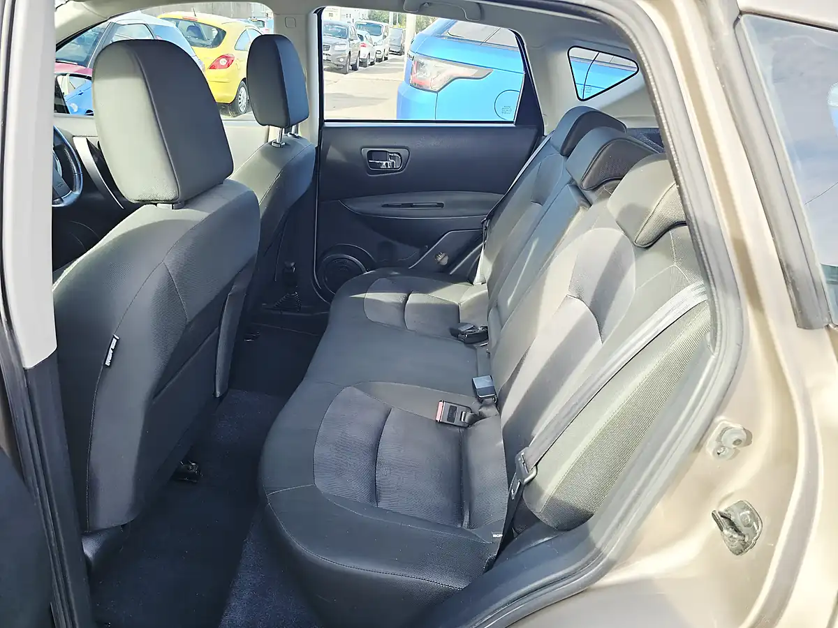 Used 2011 Nissan Qashqai Acenta Brown - Interior and Exterior details 8