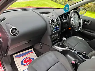 Used 2011 Nissan Qashqai Acenta Red - Interior and Exterior details 10