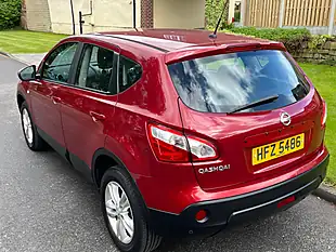 Used 2011 Nissan Qashqai Acenta Red - Interior and Exterior details 13