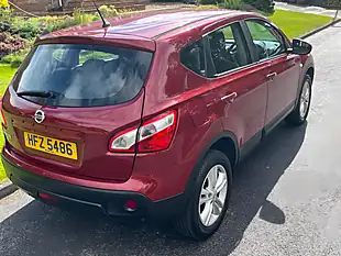 Used 2011 Nissan Qashqai Acenta Red - Interior and Exterior details 14
