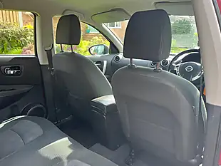 Used 2011 Nissan Qashqai Acenta Red - Interior and Exterior details 15