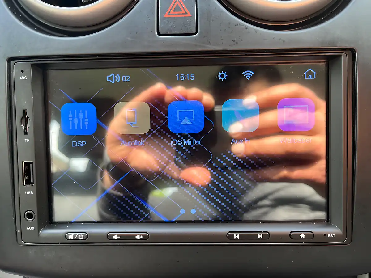Used 2011 Nissan Qashqai Acenta Red - Interior and Exterior details 18