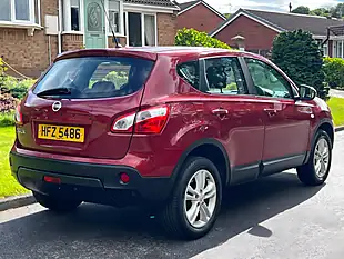 Used 2011 Nissan Qashqai Acenta Red - Interior and Exterior details 2
