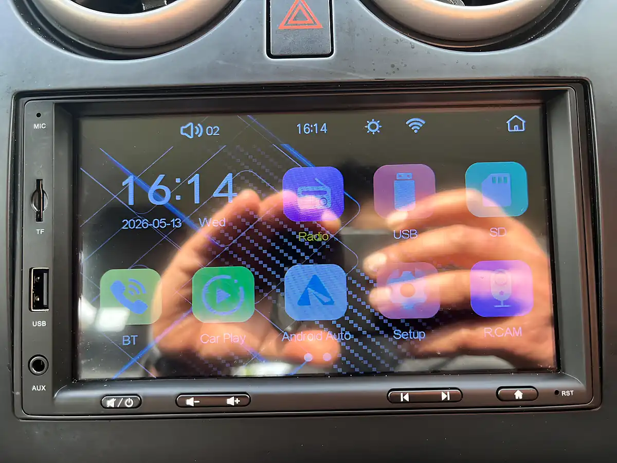 Used 2011 Nissan Qashqai Acenta Red - Interior and Exterior details 6