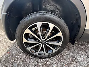 Used 2011 Nissan Qashqai Gold - Interior and Exterior details 14