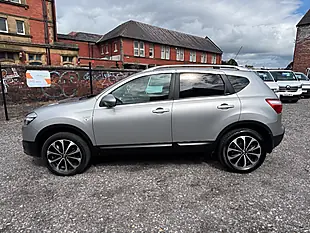 Used 2011 Nissan Qashqai Gold - Interior and Exterior details 5