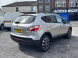 Used 2011 Nissan Qashqai Gold - Interior and Exterior details 7