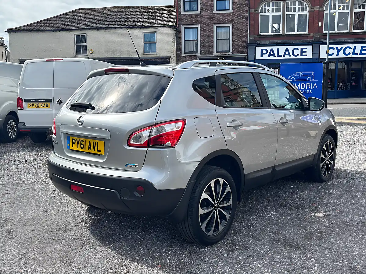 Used 2011 Nissan Qashqai Gold - Interior and Exterior details 7