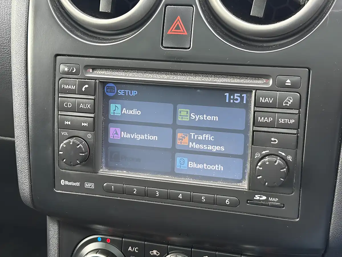 Used 2011 Nissan Qashqai N-Tec Grey - Interior and Exterior details 14