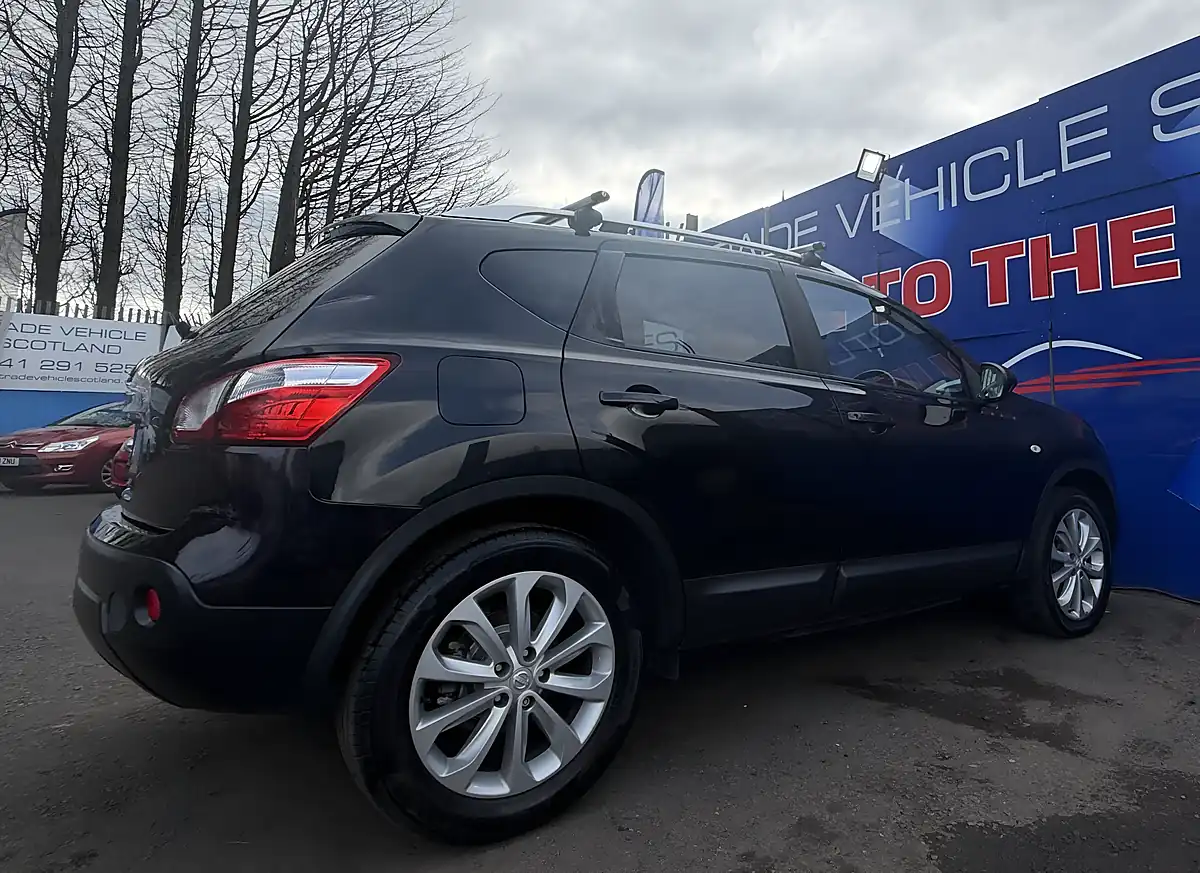 Used 2011 Nissan Qashqai Tekna Black - Interior and Exterior details 10