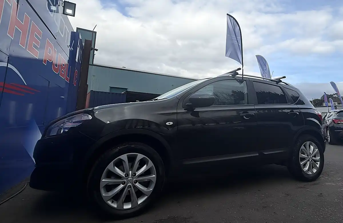Used 2011 Nissan Qashqai Tekna Black - Interior and Exterior details 15
