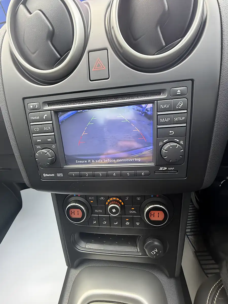 Used 2011 Nissan Qashqai Tekna Black - Interior and Exterior details 17