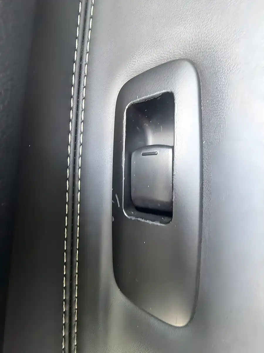 Used 2011 Nissan Qashqai Tekna Black - Interior and Exterior details 19
