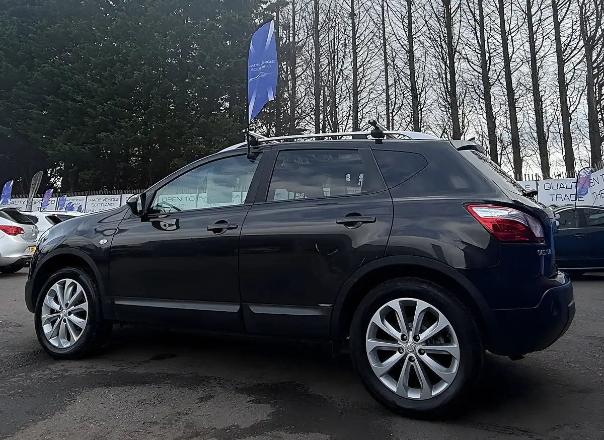 Used 2011 Nissan Qashqai Tekna Black - Interior and Exterior details 2