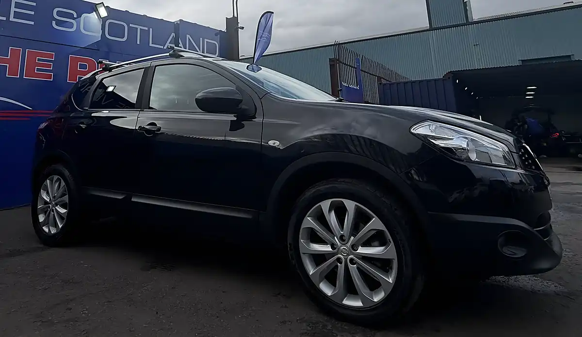 Used 2011 Nissan Qashqai Tekna Black - Interior and Exterior details 7