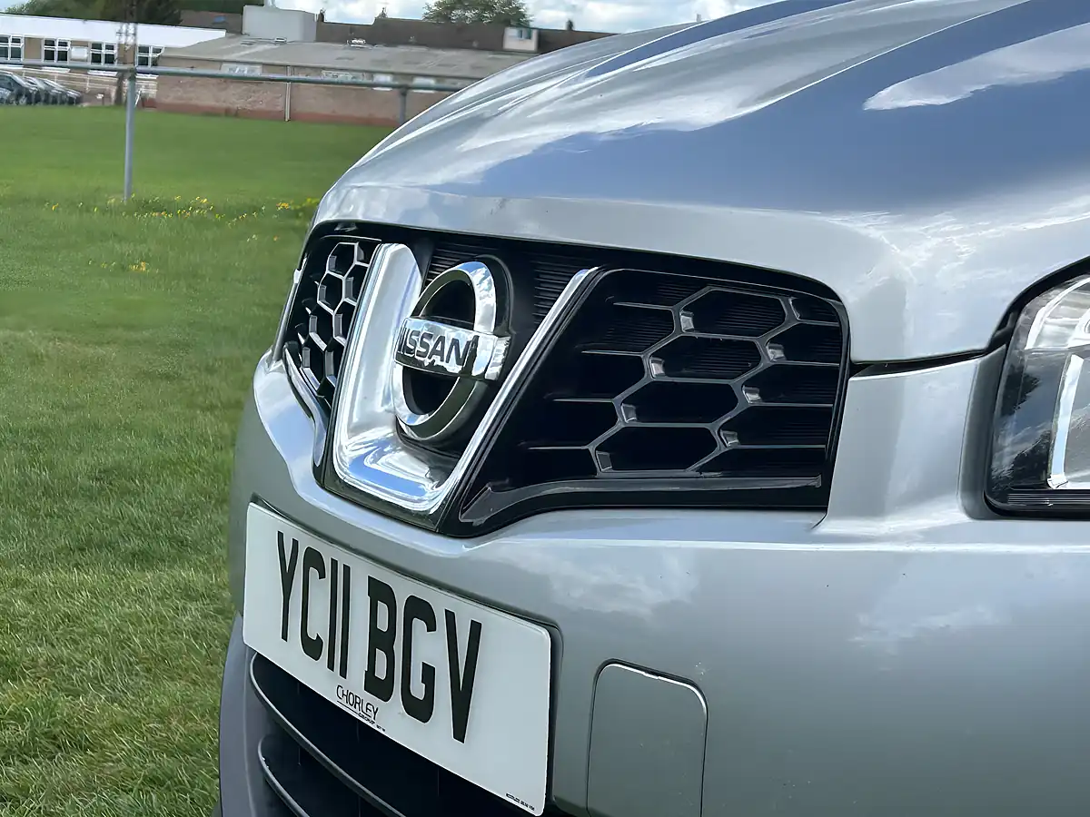 Used 2011 Nissan Qashqai Tekna Silver - Interior and Exterior details 10