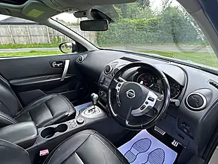 Used 2011 Nissan Qashqai Tekna Silver - Interior and Exterior details 14