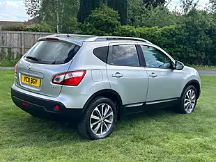Used 2011 Nissan Qashqai Tekna Silver - Interior and Exterior details 5