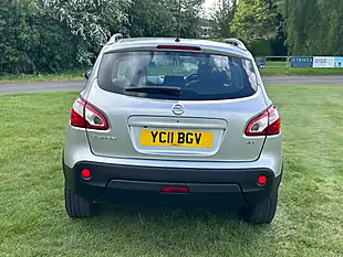 Used 2011 Nissan Qashqai Tekna Silver - Interior and Exterior details 6