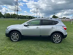 Used 2011 Nissan Qashqai Tekna Silver - Interior and Exterior details 8