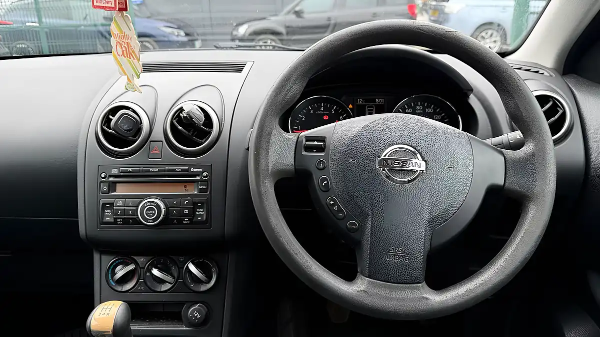 Used 2011 Nissan Qashqai Visia Black - Interior and Exterior details 10