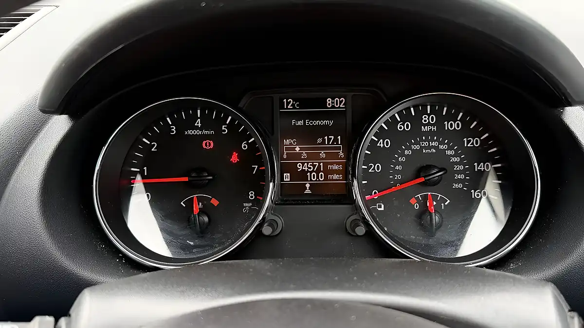 Used 2011 Nissan Qashqai Visia Black - Interior and Exterior details 11