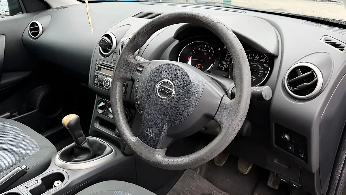 Used 2011 Nissan Qashqai Visia Black - Interior and Exterior details 12