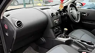 Used 2011 Nissan Qashqai Visia Black - Interior and Exterior details 15