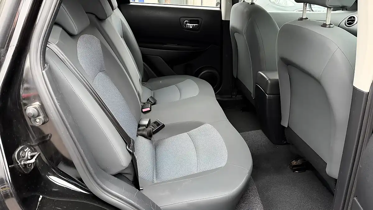 Used 2011 Nissan Qashqai Visia Black - Interior and Exterior details 19