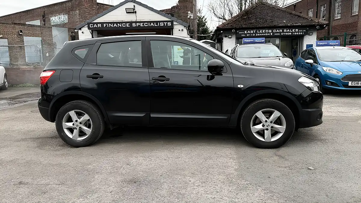 Used 2011 Nissan Qashqai Visia Black - Interior and Exterior details 2