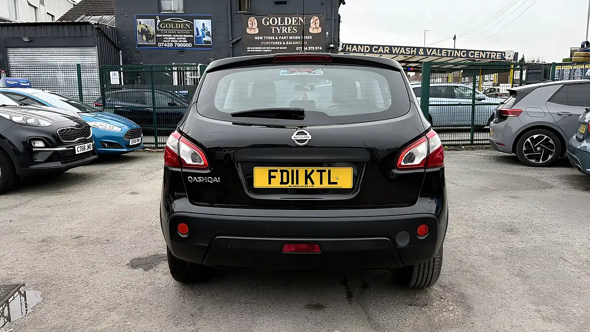 Used 2011 Nissan Qashqai Visia Black - Interior and Exterior details 4