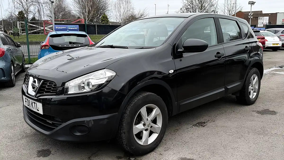 Used 2011 Nissan Qashqai Visia Black - Interior and Exterior details 7