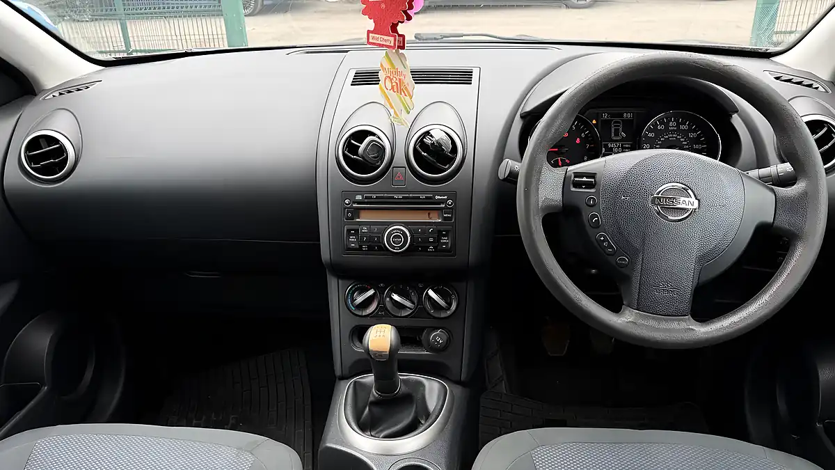 Used 2011 Nissan Qashqai Visia Black - Interior and Exterior details 9