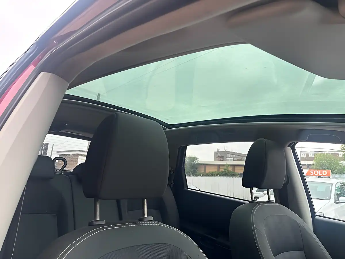 Used 2011 Nissan Qashqai+2 Acenta Red - Interior and Exterior details 12