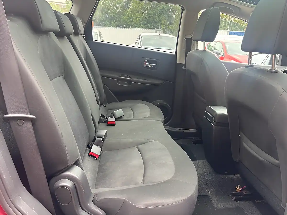 Used 2011 Nissan Qashqai+2 Acenta Red - Interior and Exterior details 13