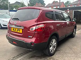 Used 2011 Nissan Qashqai+2 Acenta Red - Interior and Exterior details 7
