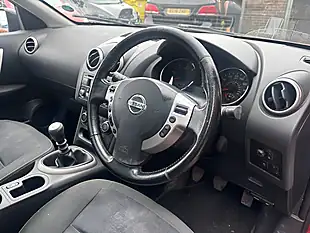 Used 2011 Nissan Qashqai+2 Acenta Red - Interior and Exterior details 9