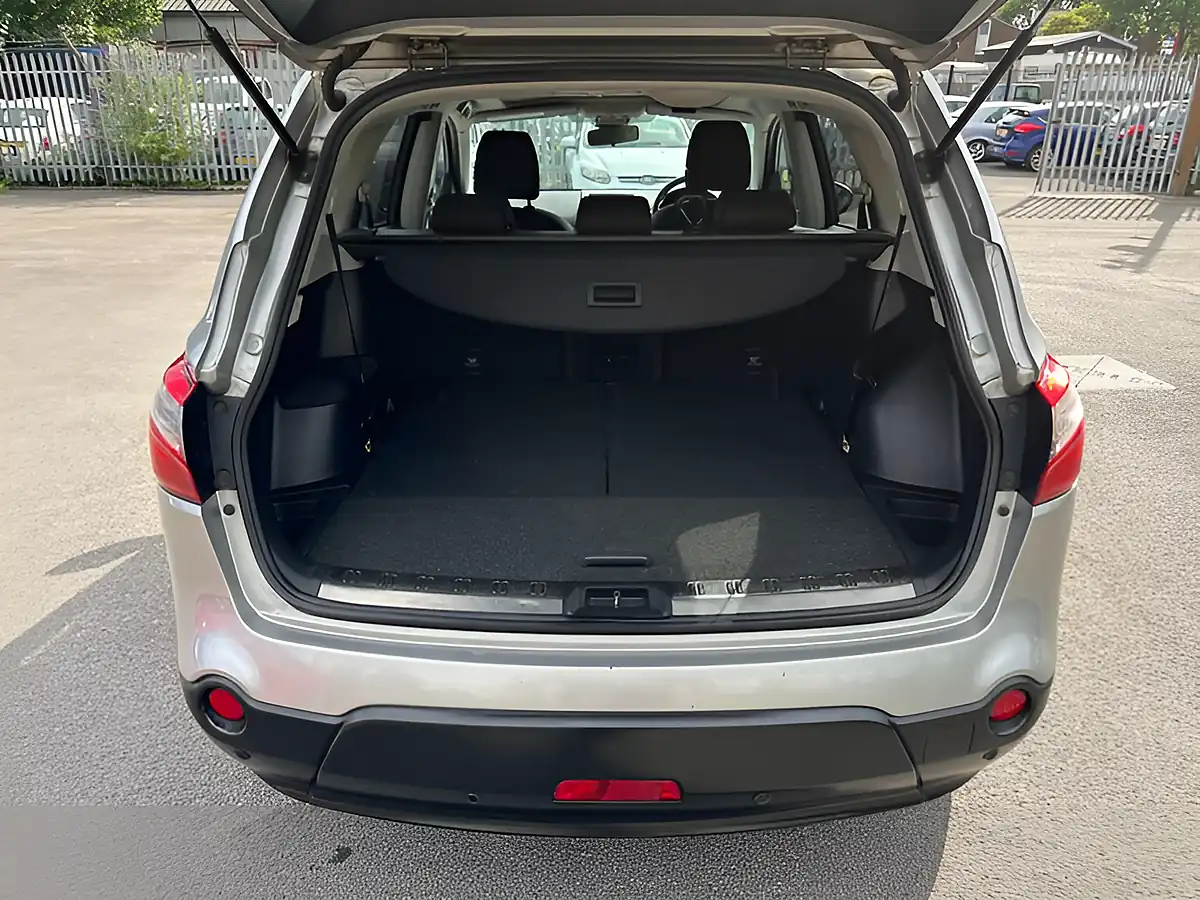 Used 2011 Nissan Qashqai+2 Acenta Silver - Interior and Exterior details 11